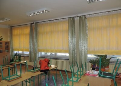 Rolety Wolnowiszące Szkoła w Wiśniowej